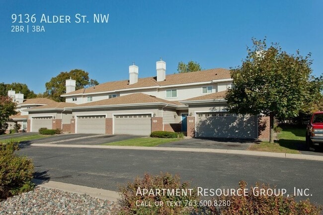 9136 Alder St NW in Minneapolis, MN - Foto de edificio - Building Photo