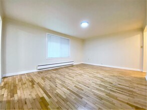 Old Towne Apartments in Tacoma, WA - Building Photo - Building Photo