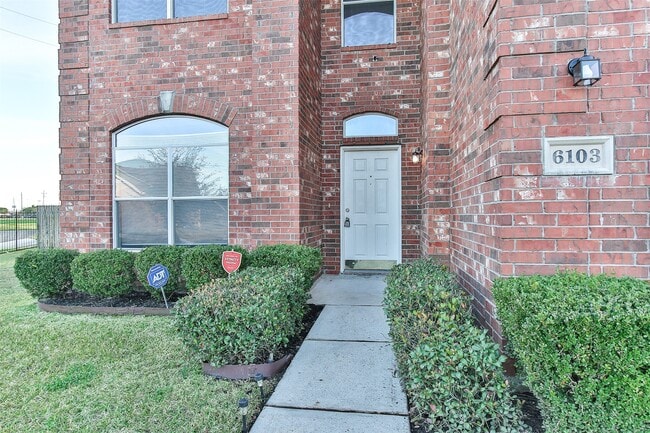 6103 Menor Crest Dr in Spring, TX - Building Photo - Building Photo