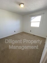 1103 Huntington Cir in Peterborough, ON - Building Photo - Building Photo