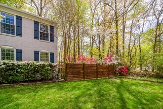 2235 Abbotsford Dr in Vienna, VA - Building Photo - Building Photo