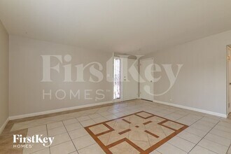 1612 Capistrano Ave in Las Vegas, NV - Building Photo - Building Photo