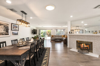 6648 Valley Circle Blvd in West Hills, CA - Building Photo - Interior Photo