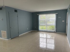 2596 Starlite Ln in Port Charlotte, FL - Building Photo - Building Photo
