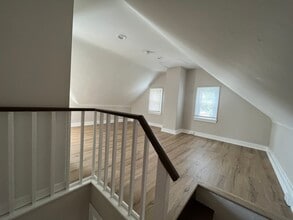 7818 Old York Rd, Unit 2nd floor in Elkins Park, PA - Foto de edificio - Building Photo