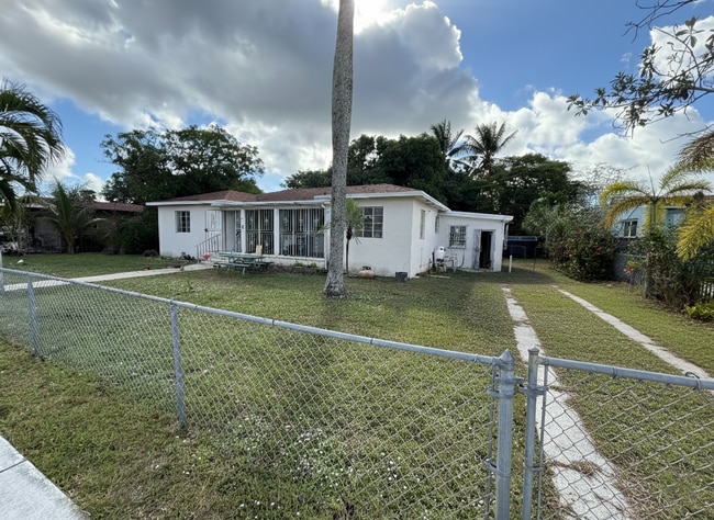 1330 Kasim St in Opa Locka, FL - Building Photo - Building Photo