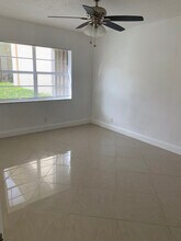 1301 NW 12th Ave in Boca Raton, FL - Foto de edificio - Building Photo