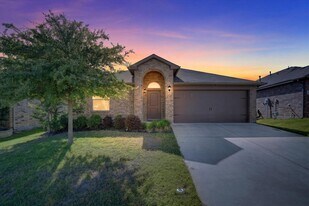8020 Crimea Ln in Fort Worth, TX - Building Photo