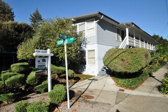 106 Redwood Ave in Corte Madera, CA - Building Photo - Building Photo