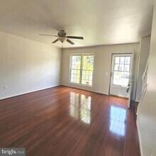 6552 Old Carriage Dr in Alexandria, VA - Building Photo - Building Photo