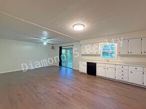 2737 S Weaver Ave in Springfield, MO - Building Photo - Building Photo