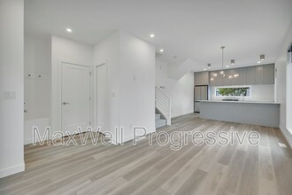 7130-7193 93 St NW in Edmonton, AB - Building Photo - Building Photo