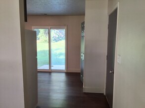 117 Academy Ln in Radcliff, KY - Building Photo - Building Photo
