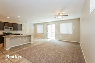 6635 Rocky Reef St in Las Vegas, NV - Building Photo - Building Photo