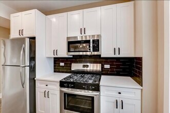 3001 N Sawyer Ave in Chicago, IL - Building Photo - Building Photo