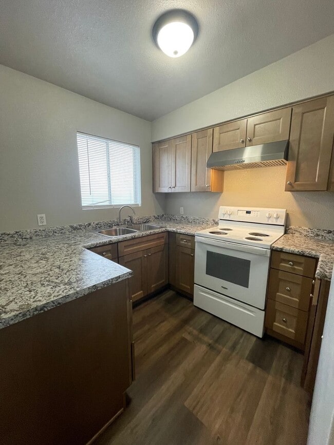 601-603 Woodstock St in Medford, OR - Foto de edificio - Building Photo