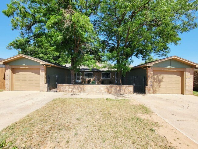 618 N Elkhart Ave in Lubbock, TX - Building Photo - Building Photo