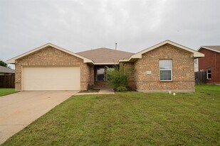 233 Willow Creek Ln in Terrell, TX - Building Photo