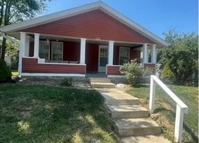 1208 S Lincoln St in Bloomington, IN - Building Photo