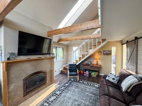8155 Comox Loop in Blaine, WA - Building Photo - Building Photo
