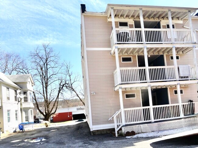 280 Park Ave in Torrington, CT - Building Photo - Building Photo
