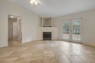 1375 Silver Moon Dr in Tallahassee, FL - Building Photo - Building Photo