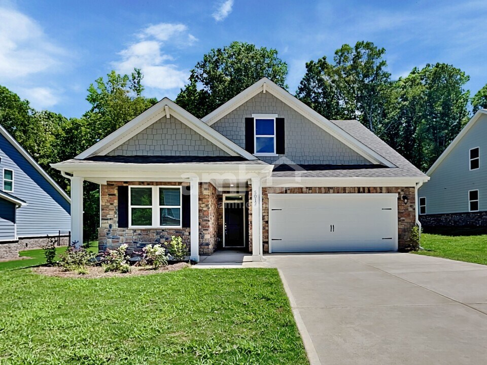 5017 Pebble Bridge Wy in Auburn, GA - Foto de edificio