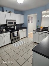 224 Island Cove Ct, Unit Apt A in Hampton, VA - Foto de edificio - Building Photo