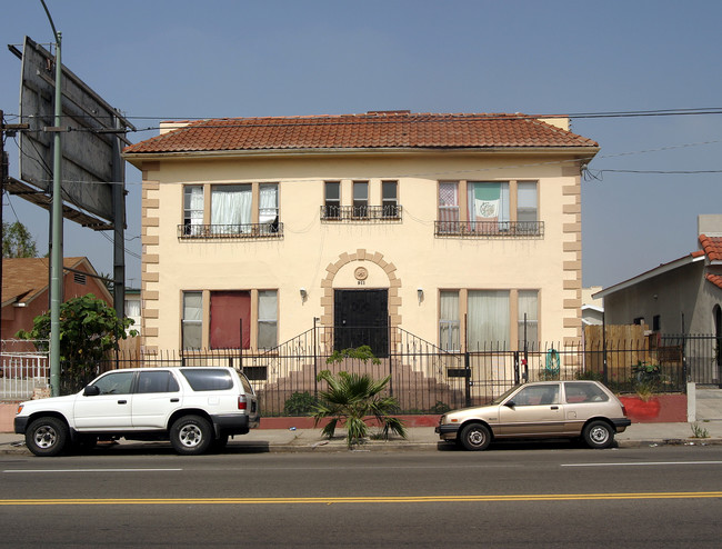 911 N Virgil Ave in Los Angeles, CA - Building Photo - Building Photo