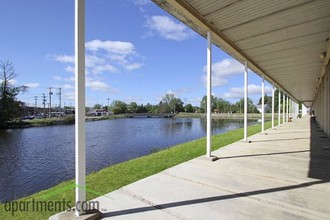 Edgewater Apartments in Eaton Rapids, MI - Foto de edificio - Building Photo