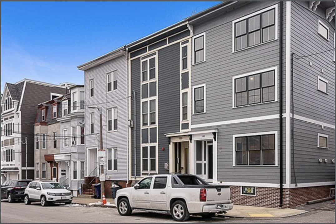182 W 7th St, Unit 2 in Boston, MA - Building Photo