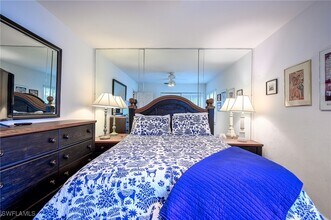 559 Beachwalk Cir in Naples, FL - Building Photo - Building Photo