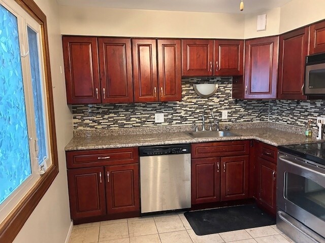 1150 Higgins Rd in Park Ridge, IL - Building Photo - Building Photo