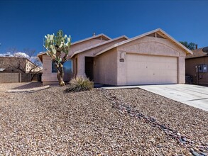 1965 S St David Dr in Tucson, AZ - Foto de edificio - Building Photo