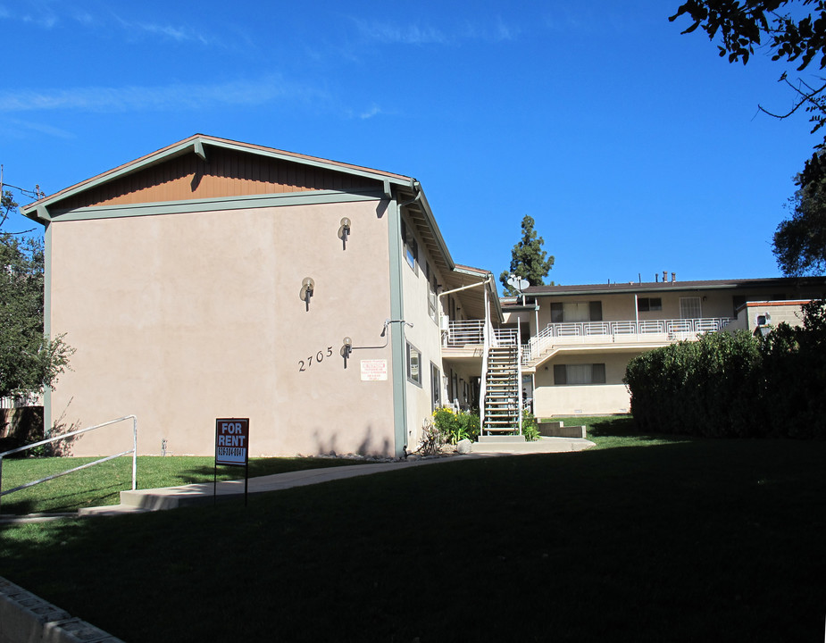 2705 Piedmont Ave in La Crescenta, CA - Building Photo