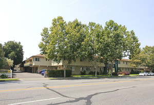 California Oaks Apartments