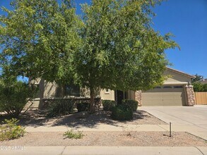 8414 W Northview Ave in Glendale, AZ - Foto de edificio - Building Photo