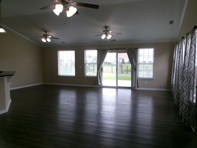 212 Sutter Dr in Surfside Beach, SC - Building Photo - Building Photo
