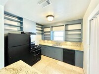 2211 Hazard St photo'