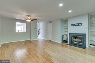 6327 Over See Ct in West Springfield, VA - Building Photo - Building Photo