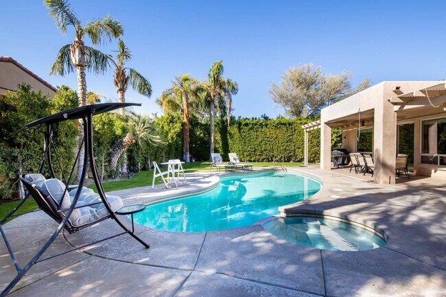 40741 Avenida Solana in Palm Desert, CA - Building Photo - Building Photo