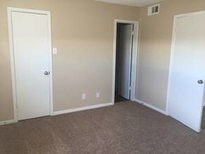 Morgan Manor in Killeen, TX - Building Photo - Building Photo