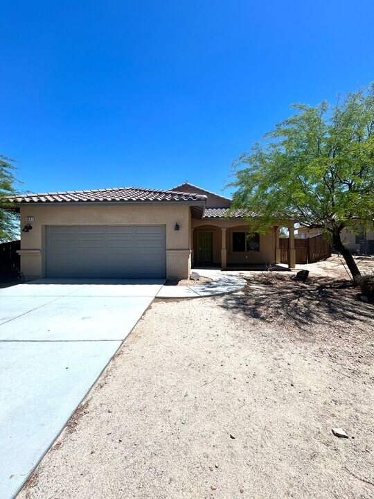 6641 Ivanpah Ave in Twentynine Palms, CA - Building Photo