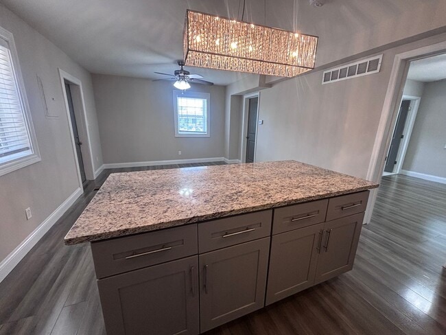 8717 Watson Rd in Webster Groves, MO - Building Photo - Building Photo