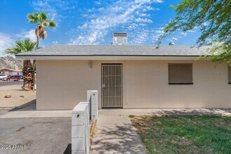1317 E Carol Ave, Unit 1 in Phoenix, AZ - Building Photo - Building Photo