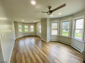 79 Spruce St in Bloomfield, NJ - Building Photo - Building Photo