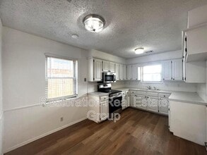 1024 S Highland Dr in Mustang, OK - Building Photo - Building Photo