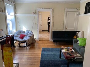 31 Quint Ave, Unit 1 in Boston, MA - Building Photo - Building Photo