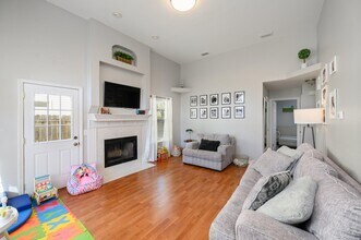 1221 Charleston Cir in Fort Walton Beach, FL - Building Photo - Building Photo