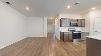 1616 Flt Rdg Ct in Royse City, TX - Foto de edificio - Building Photo